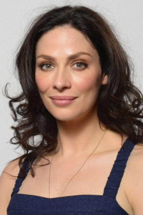 Joanne Kelly as Nina Kilmer in Severance Joanne Kelly as Nina Kilmer in Severance