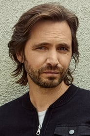 Aaron Stanford as Ricky in Tracker
