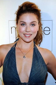 Melanie Merkosky as Natalie Perry in Tracker