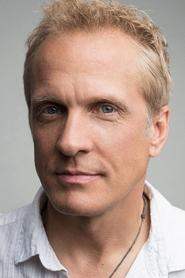 Patrick Fabian as Shane Niall in Tracker