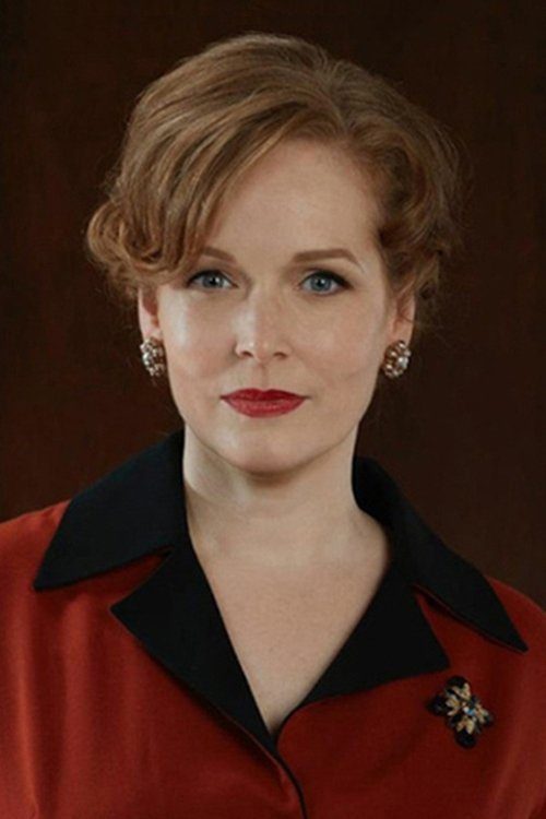 Chelah Horsdal as Cat Montgomery in When Calls the Heart